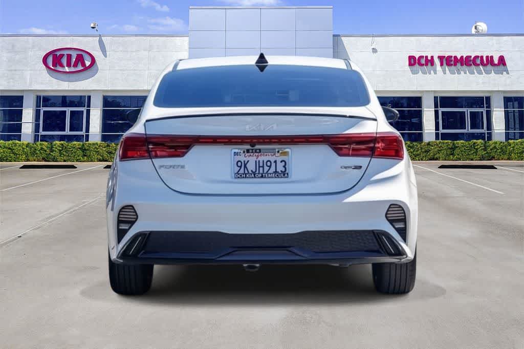 2024 Kia Forte GT-Line photo 4