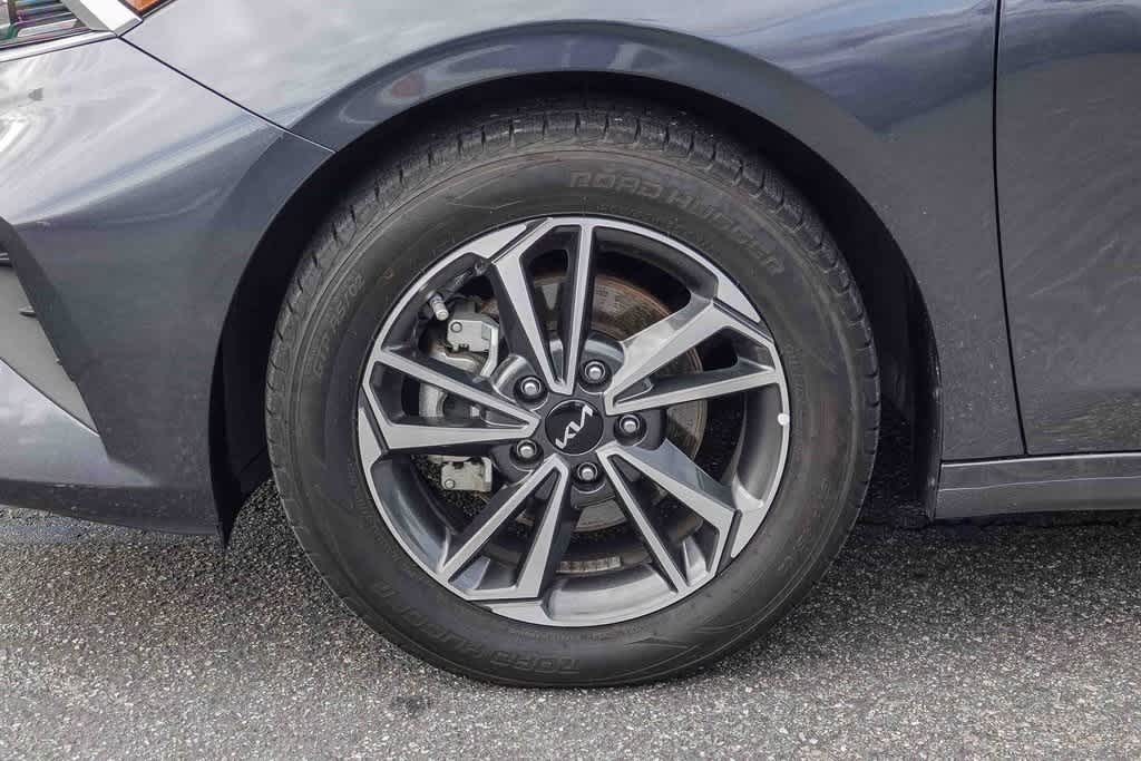 Thumbnail: 2023 Kia Forte - 11