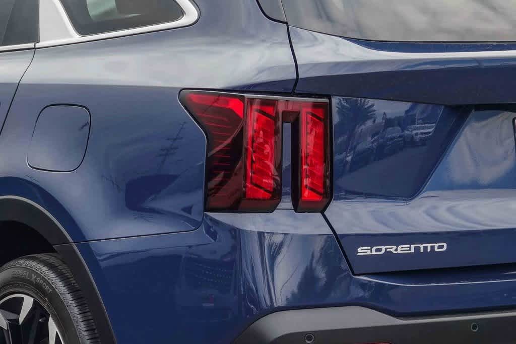 Thumbnail: 2024 Kia Sorento - 7