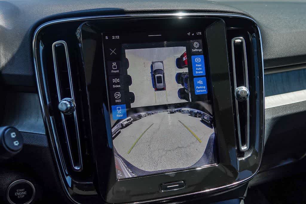 Thumbnail: 2024 Volvo XC40 - 21