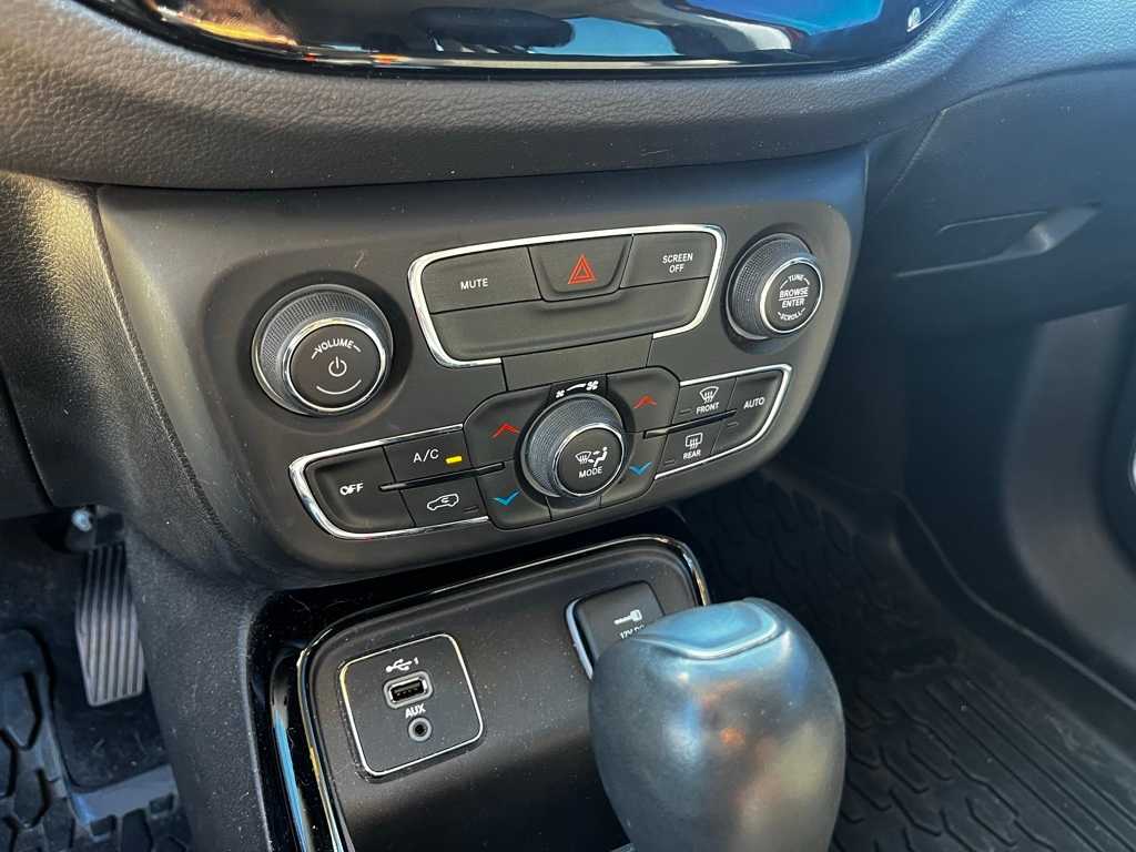 Thumbnail: 2021 Jeep Compass - 16