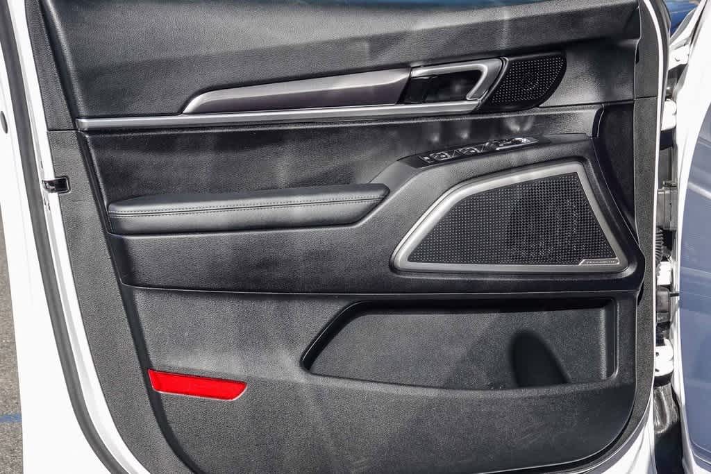 Thumbnail: 2023 Kia Telluride - 19