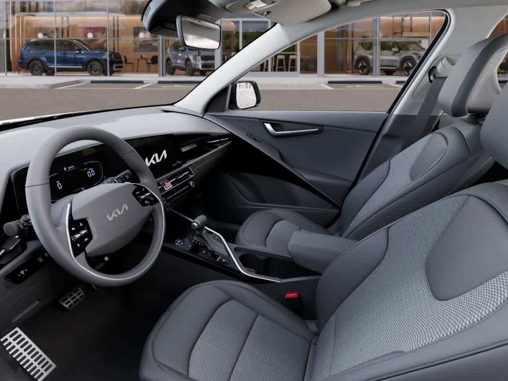 Thumbnail: 2025 Kia Niro - 17
