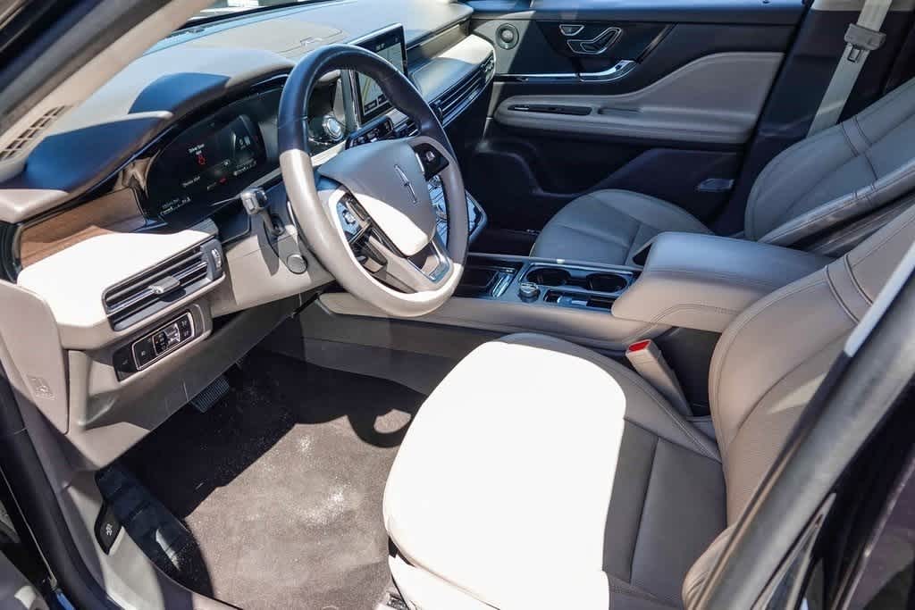 Thumbnail: 2020 Lincoln Corsair - 16