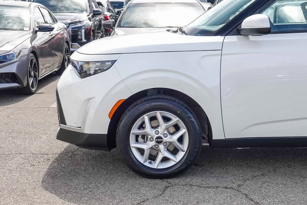 Thumbnail: 2023 Kia Soul - 9