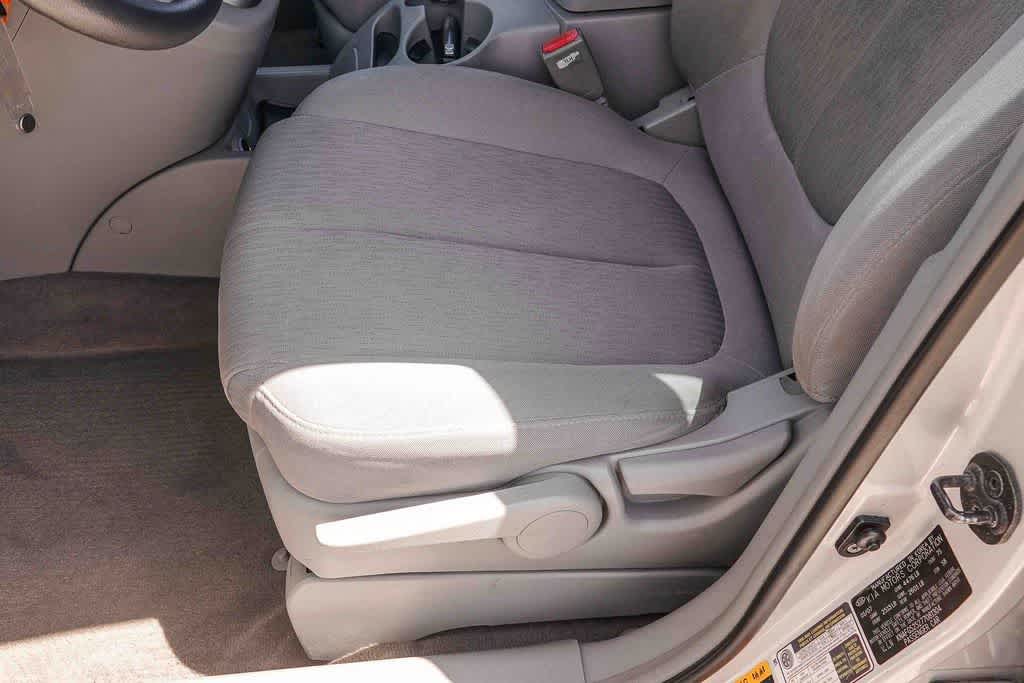 Thumbnail: 2007 Kia Rondo - 20