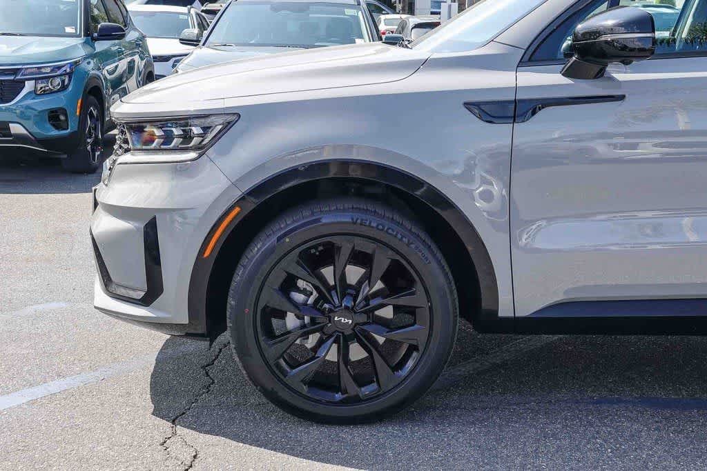 Thumbnail: 2023 Kia Sorento - 9