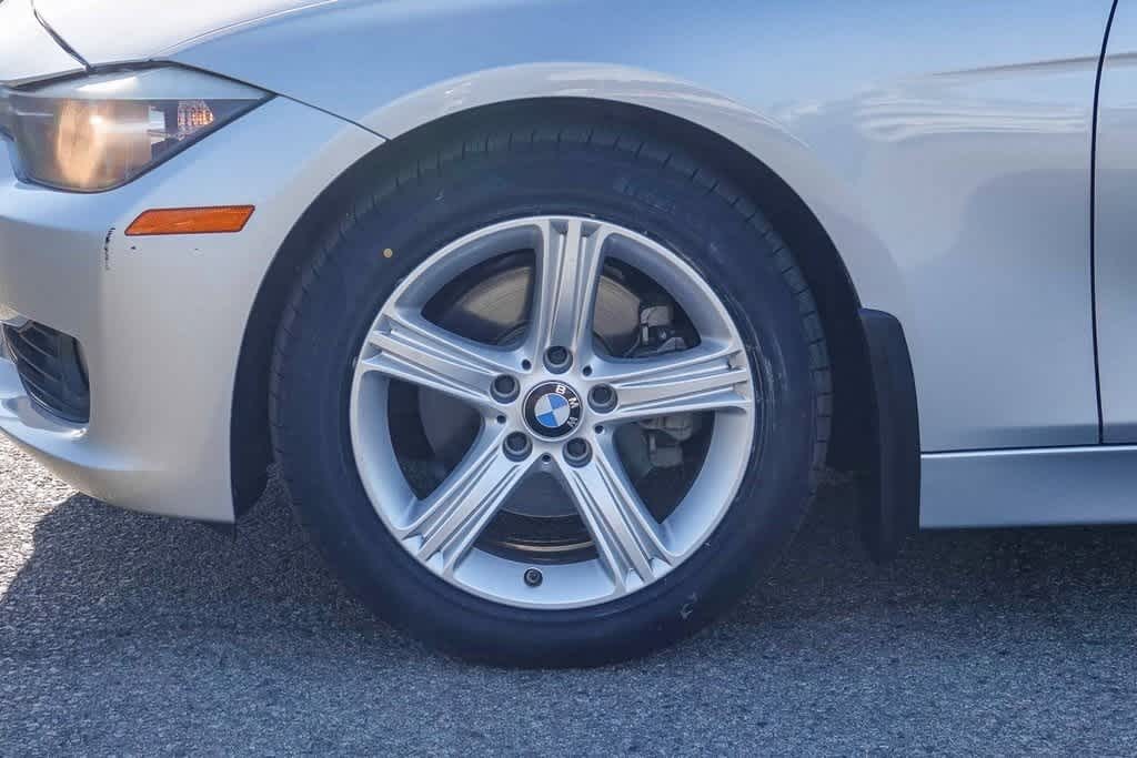 Thumbnail: 2013 BMW 3 Series - 10