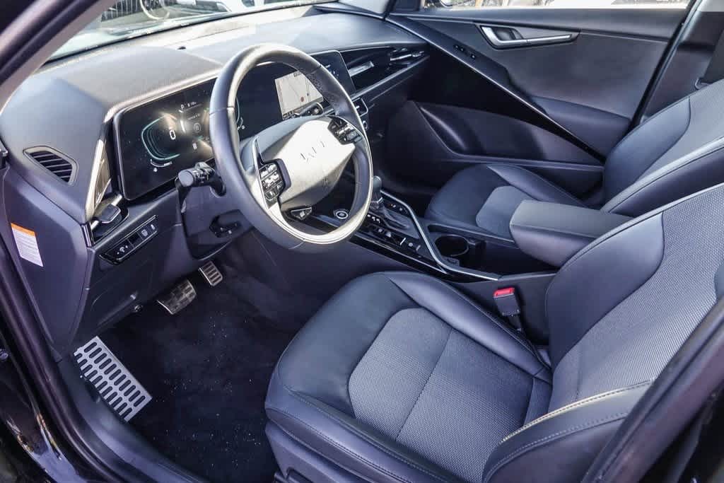 Thumbnail: 2023 Kia Niro - 16