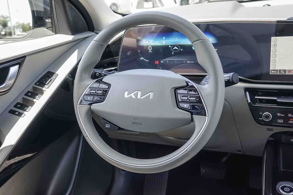 Thumbnail: 2023 Kia Niro - 14