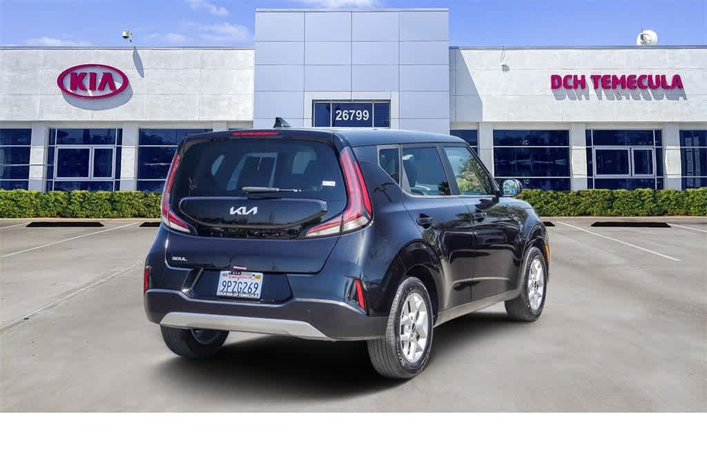2025 Kia Soul LX photo 2