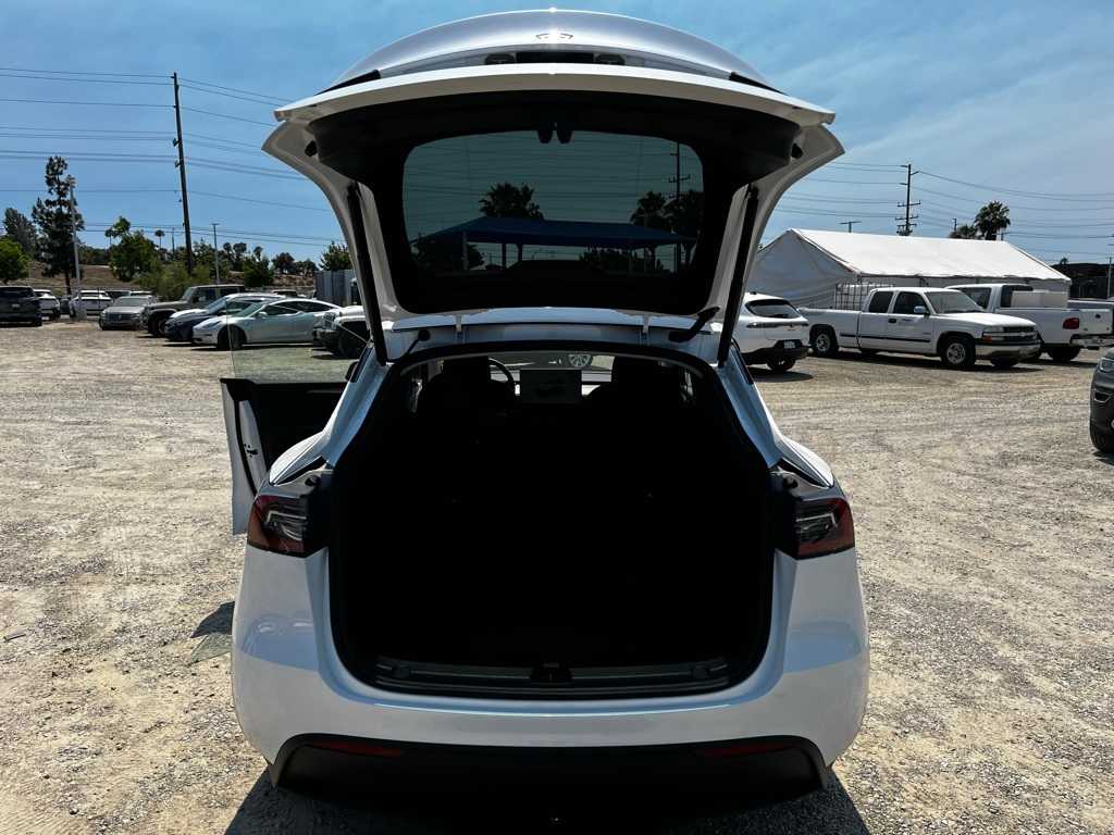Thumbnail: 2023 Tesla Model Y - 10
