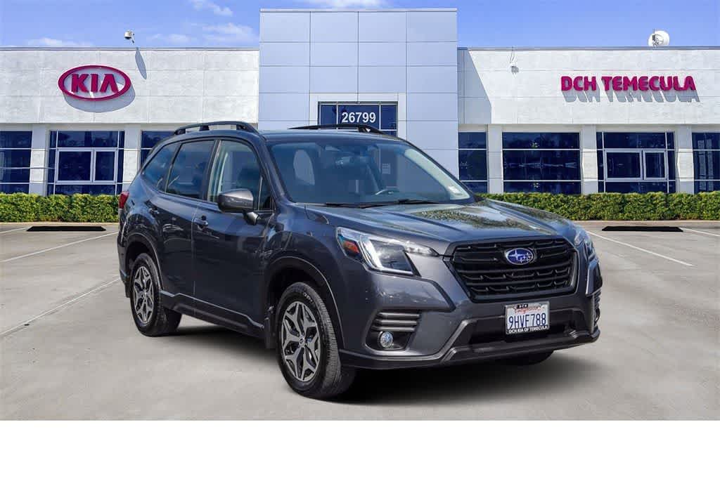 2023 Subaru Forester Premium photo 2