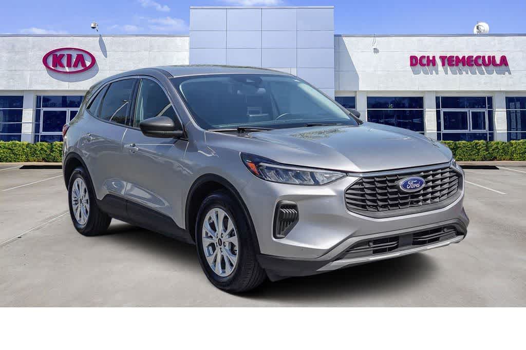 2024 Ford Escape Active photo 2