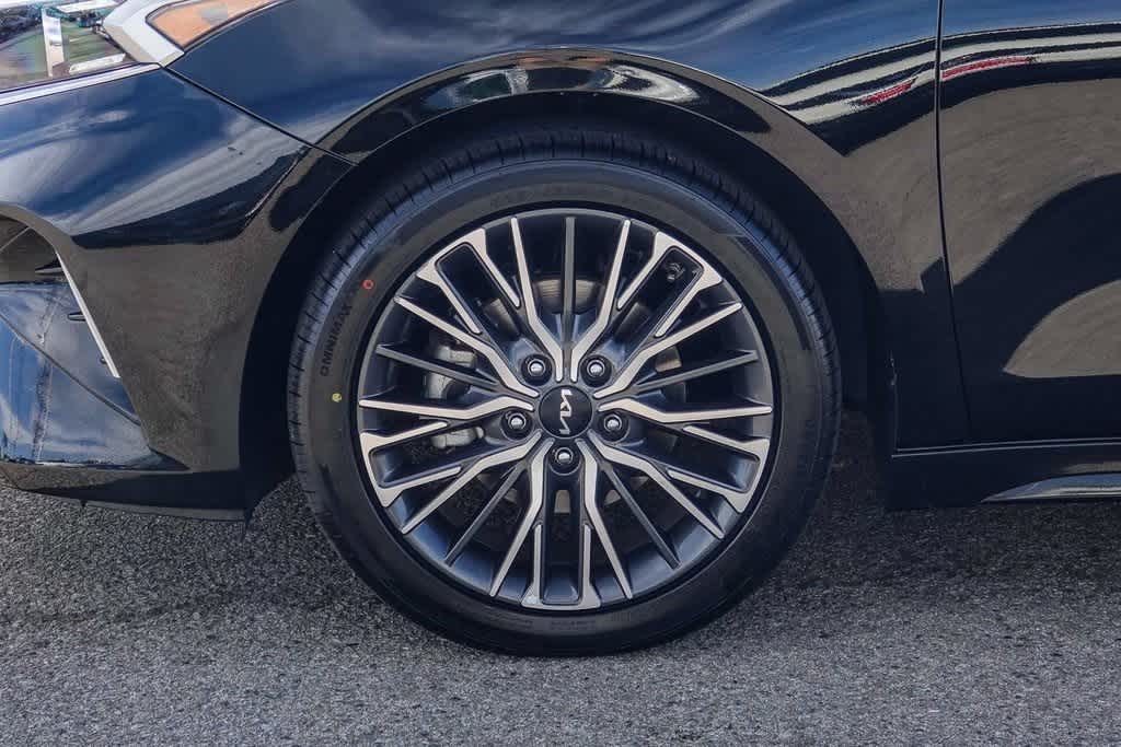 Thumbnail: 2023 Kia Forte - 10