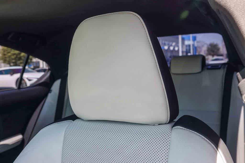 Thumbnail: 2023 Lexus IS - 25