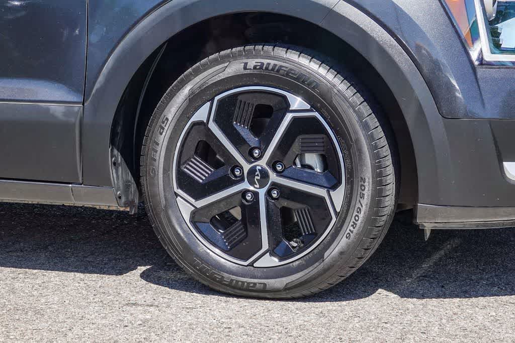 Thumbnail: 2024 Kia Niro - 9