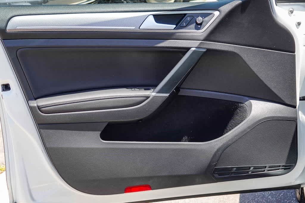 Thumbnail: 2019 Volkswagen Golf - 21