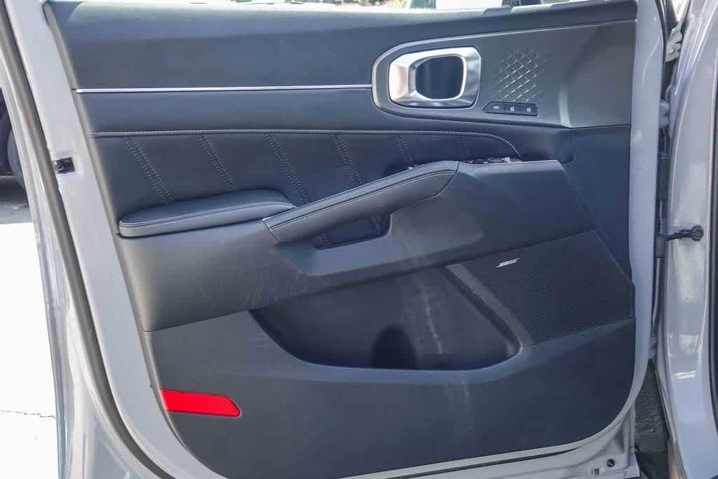 Thumbnail: 2023 Kia Sorento - 19