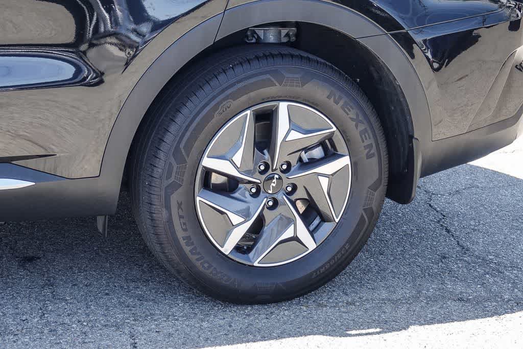 Thumbnail: 2023 Kia Sorento - 10