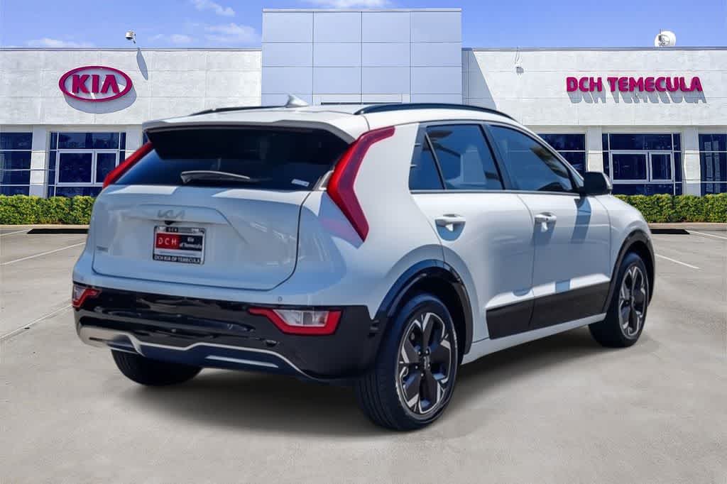 Thumbnail: 2023 Kia Niro - 4