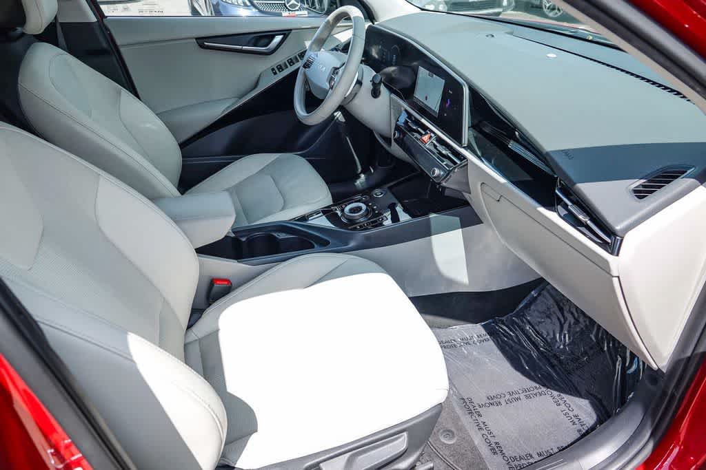 Thumbnail: 2023 Kia Niro - 14