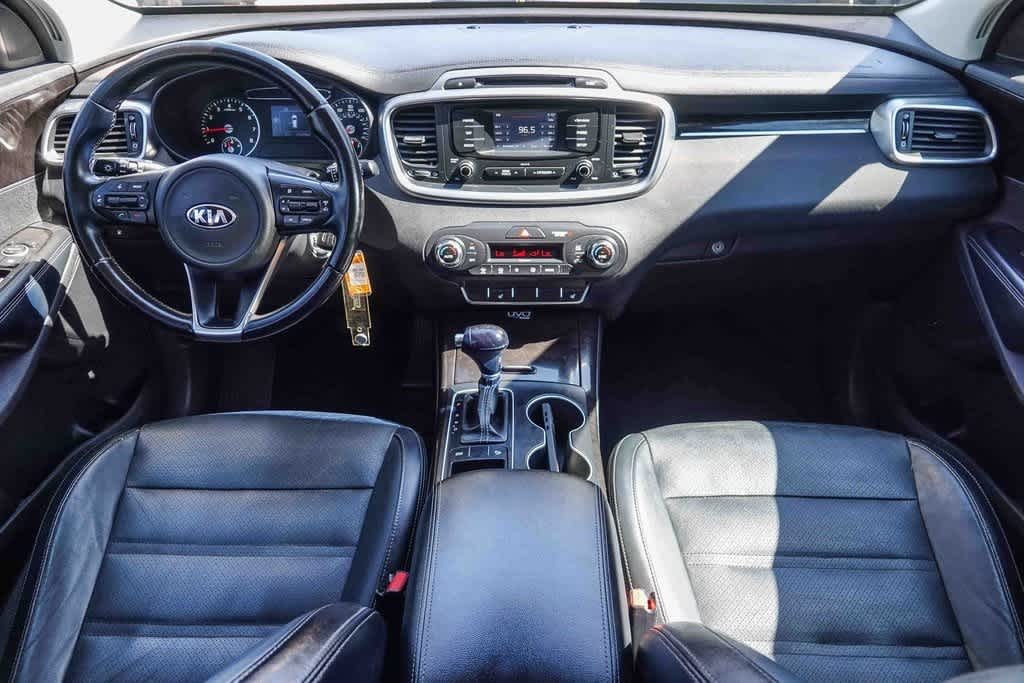 Thumbnail: 2016 Kia Sorento - 11