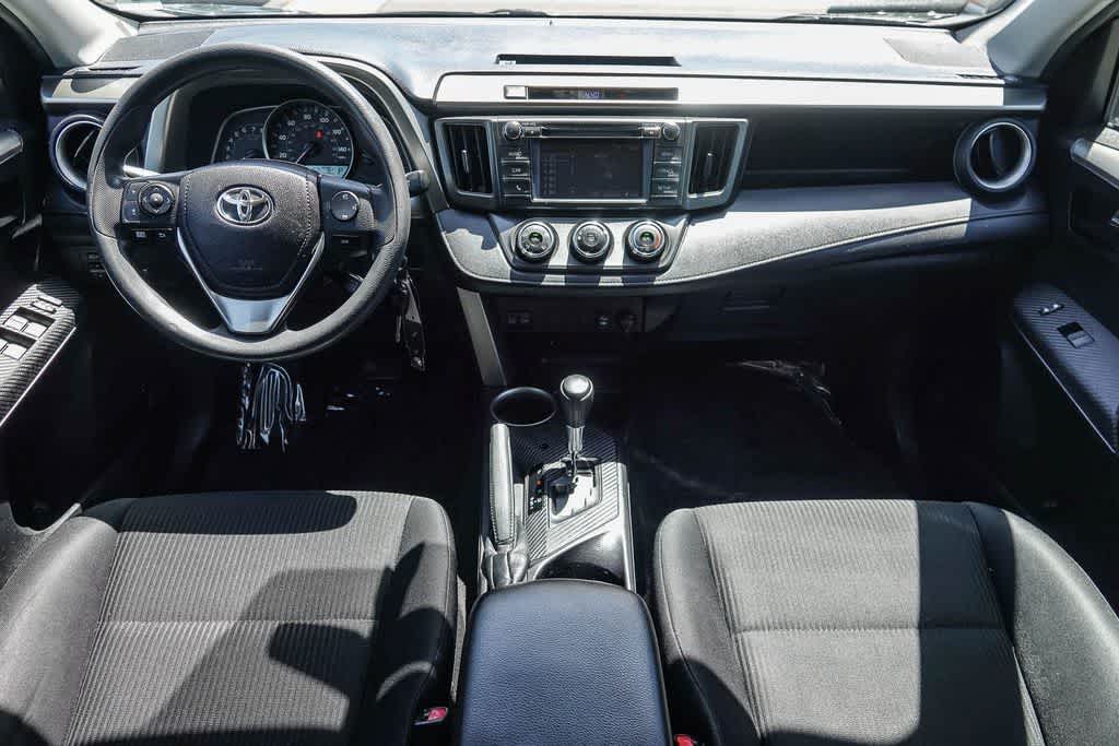 Thumbnail: 2015 Toyota RAV4 - 11