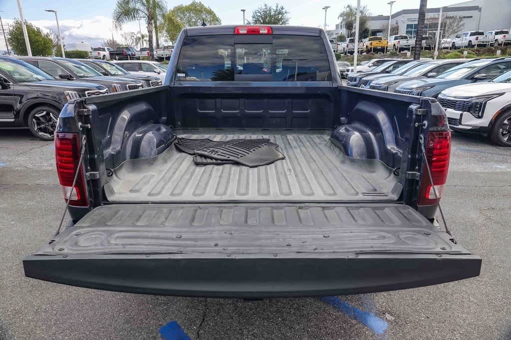 Thumbnail: 2021 RAM 1500 Classic - 25