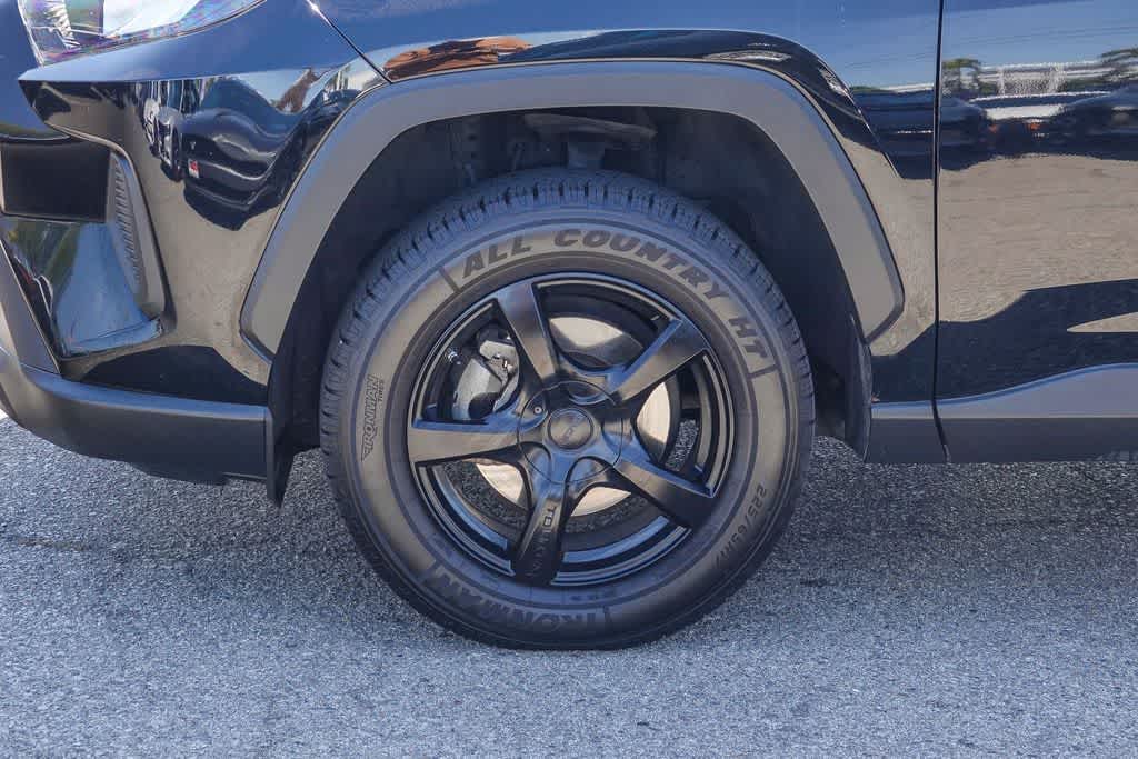 Thumbnail: 2020 Toyota RAV4 - 10