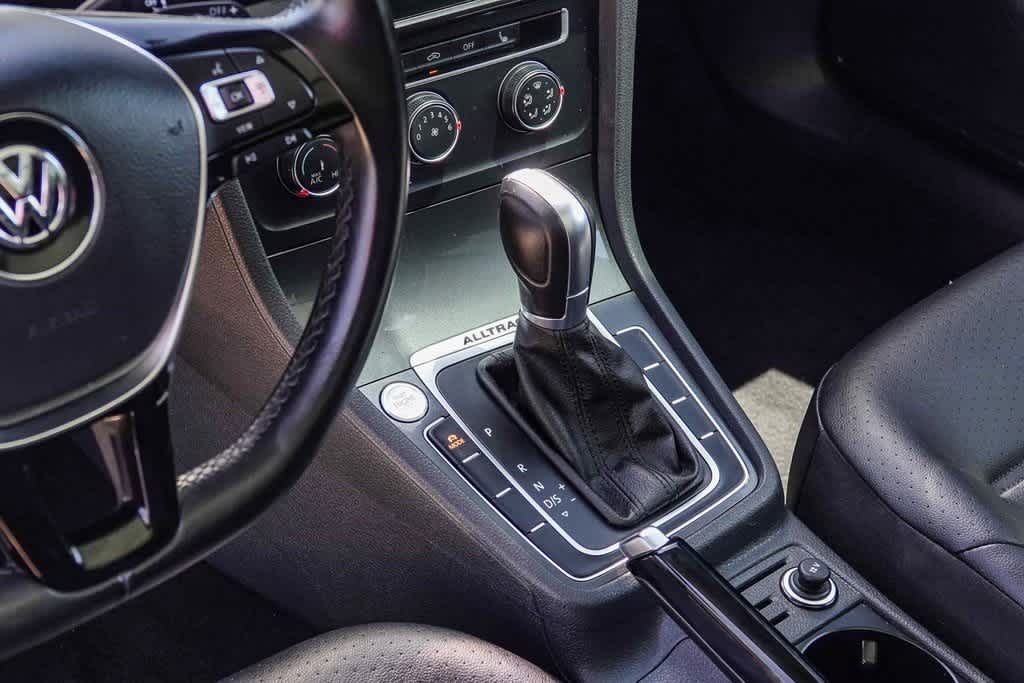 Thumbnail: 2019 Volkswagen Golf - 20