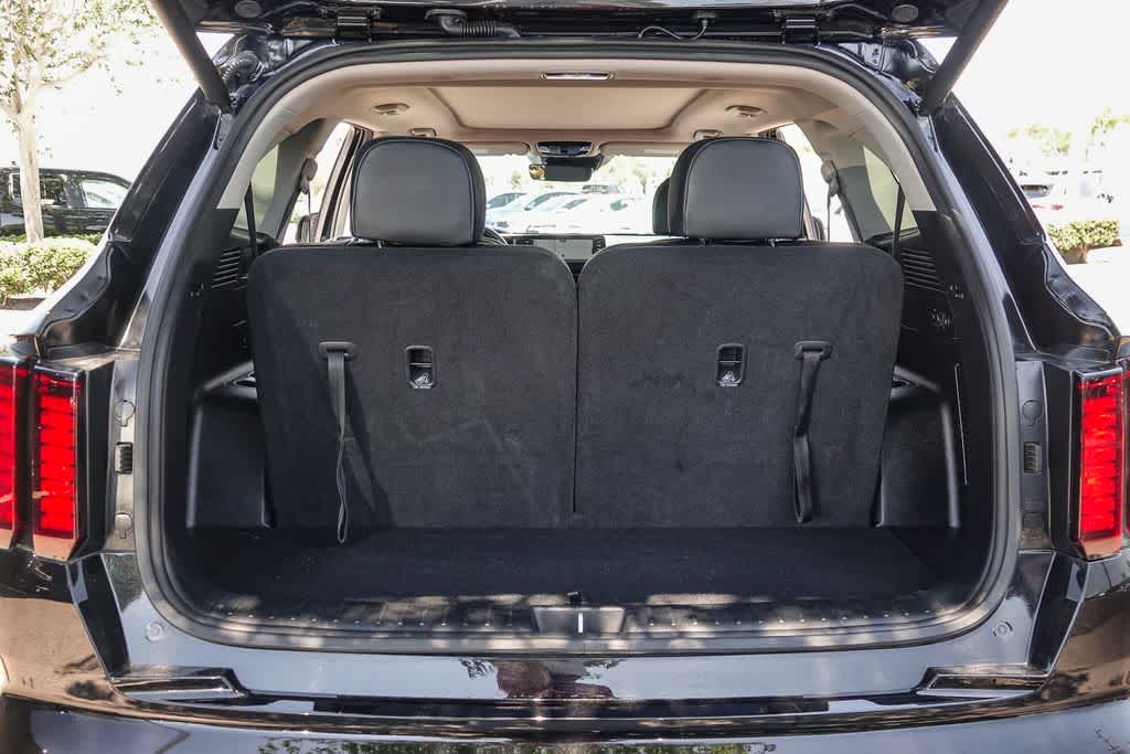 Thumbnail: 2023 Kia Sorento - 25