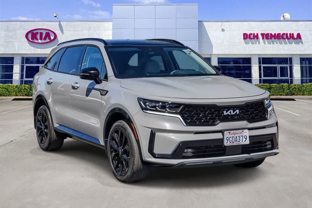 Thumbnail: 2023 Kia Sorento - 3