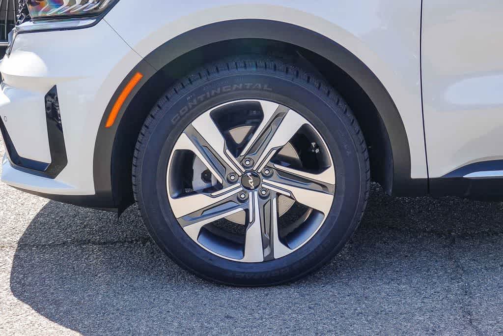 Thumbnail: 2023 Kia Sorento - 9