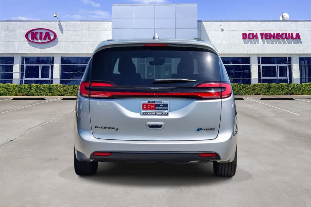 Thumbnail: 2022 Chrysler Pacifica - 5