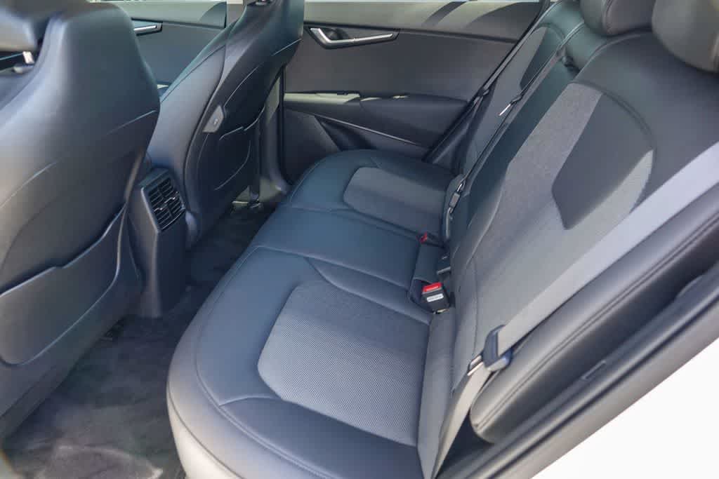 Thumbnail: 2023 Kia Niro - 17