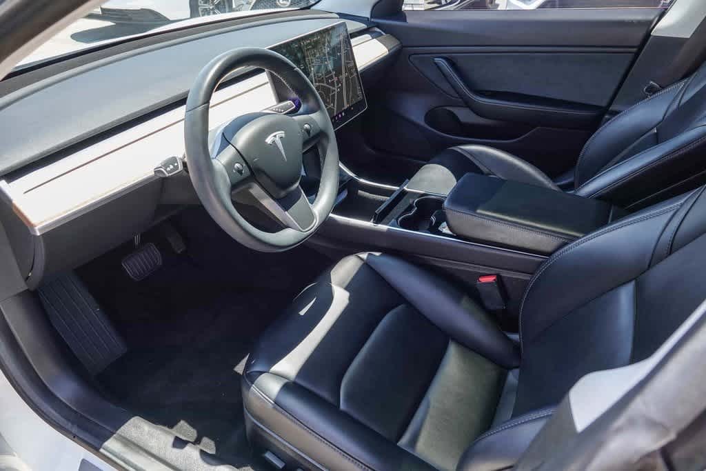 Thumbnail: 2019 Tesla Model 3 - 16