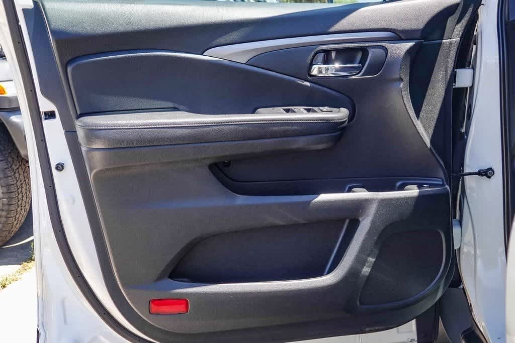 Thumbnail: 2019 Honda Passport - 19