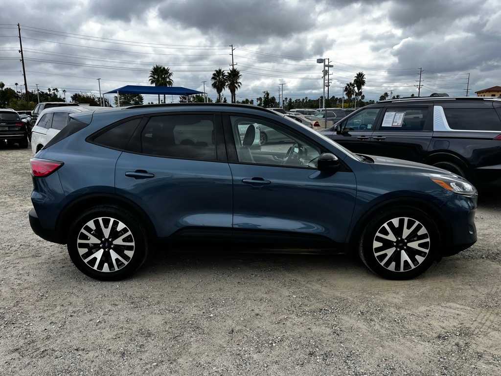 2020 Ford Escape SE Sport Hybrid photo 4