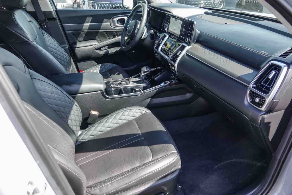 Thumbnail: 2023 Kia Sorento - 15