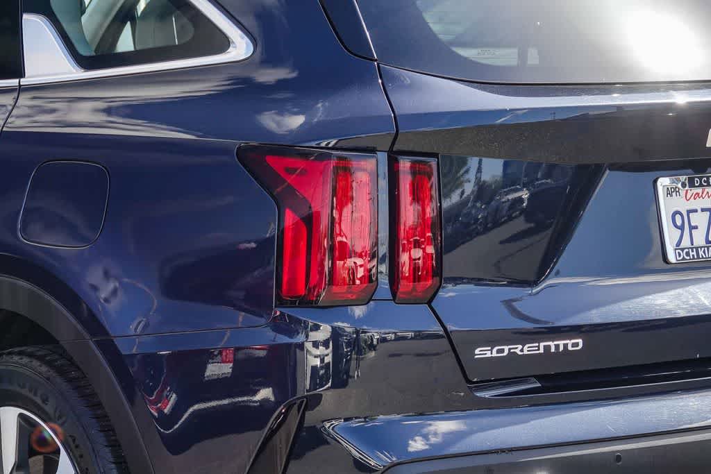 Thumbnail: 2023 Kia Sorento - 7