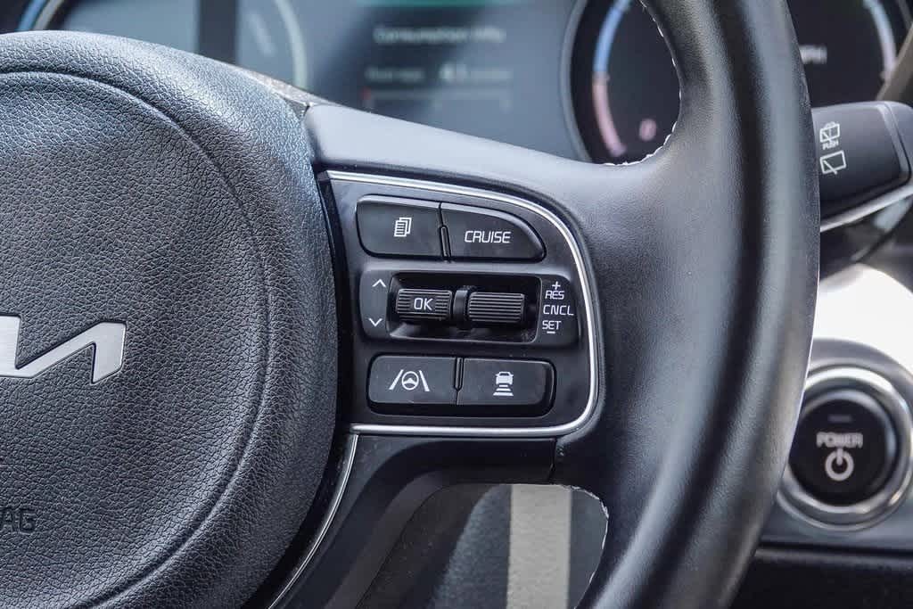 Thumbnail: 2022 Kia Niro - 15