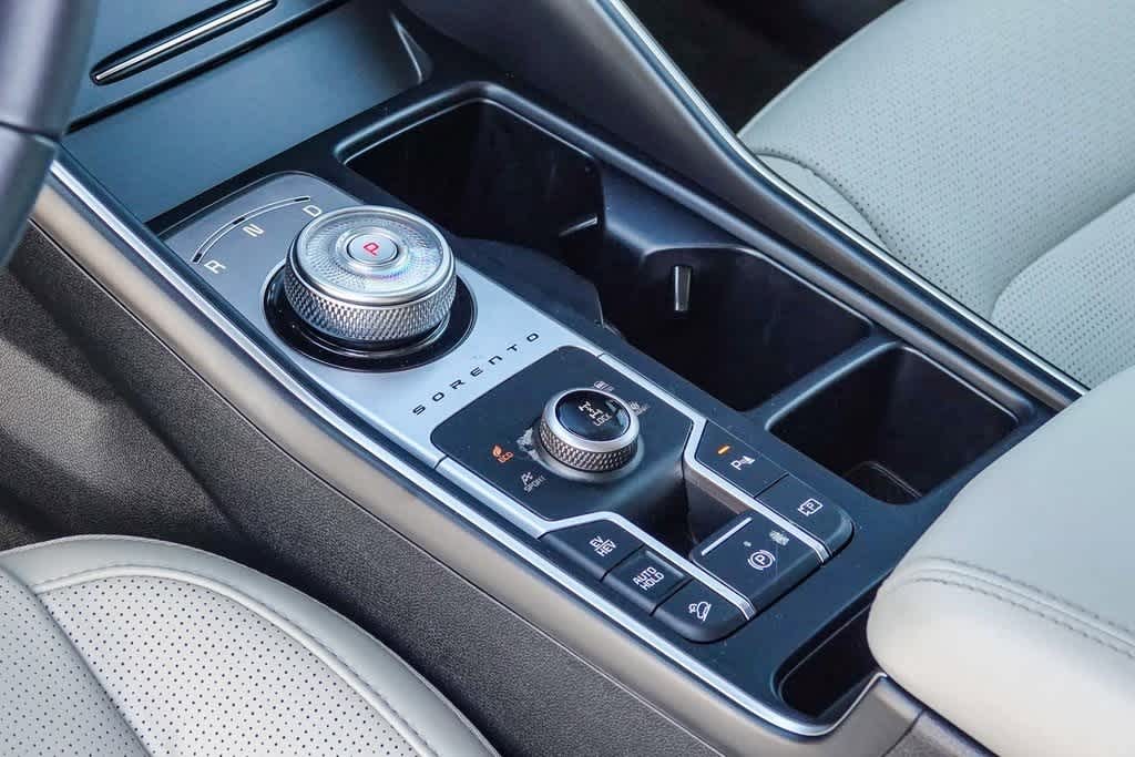 Thumbnail: 2025 Kia Sorento - 18