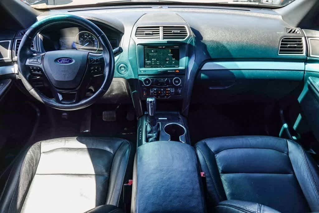 Thumbnail: 2016 Ford Explorer - 11
