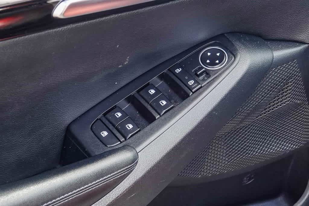 2021 Kia Seltos S 25