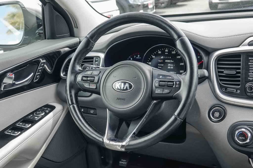 Thumbnail: 2017 Kia Sorento - 14