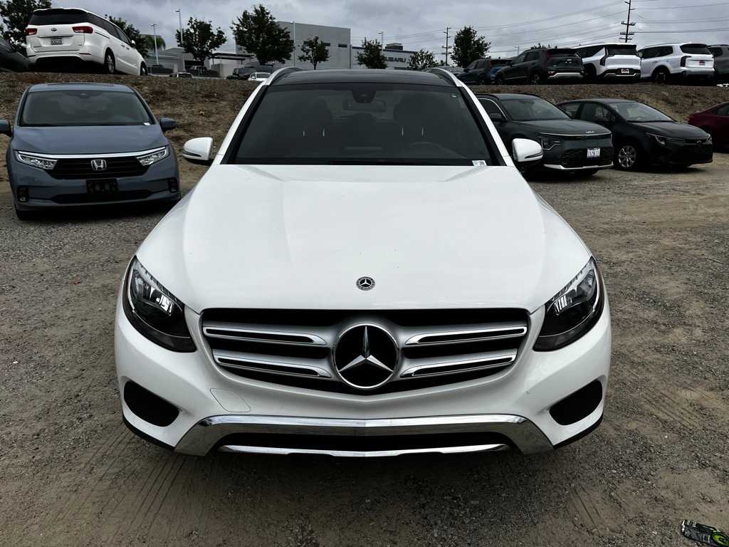 2018 Mercedes Benz GLC 300 photo 2