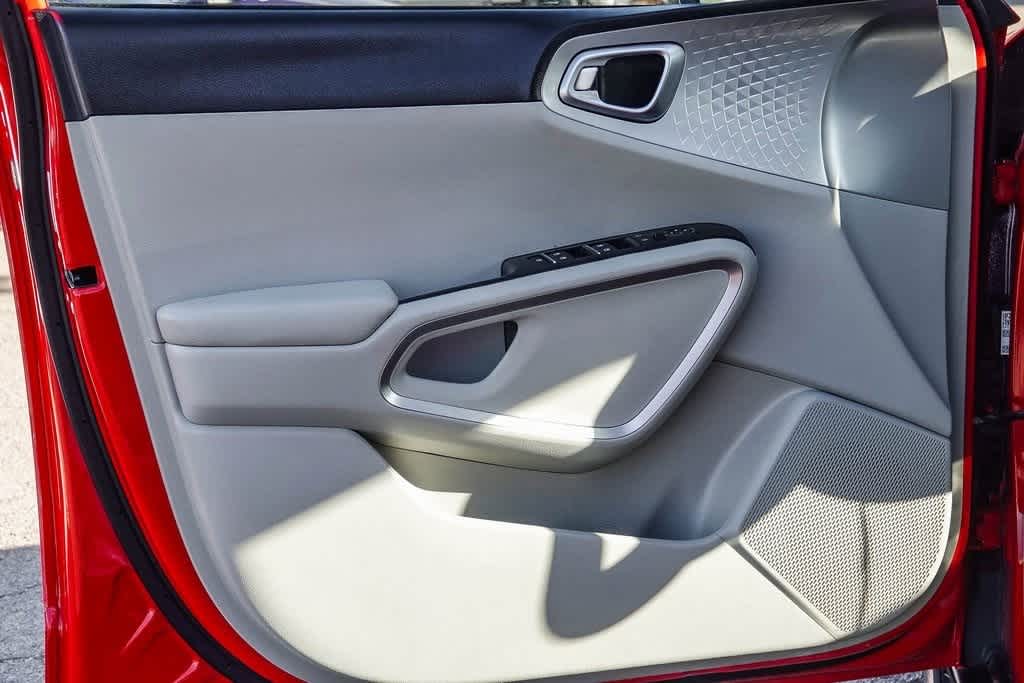 Thumbnail: 2023 Kia Soul - 19