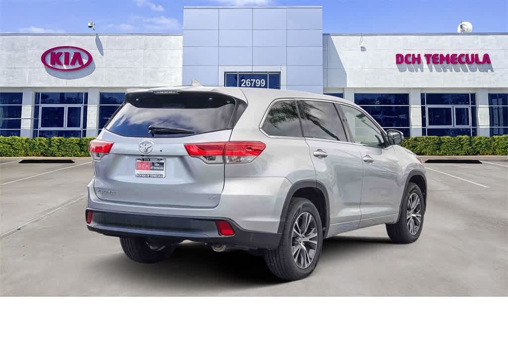 Thumbnail: 2017 Toyota Highlander - 4
