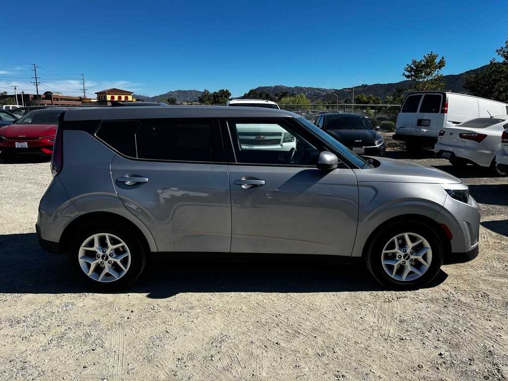 Thumbnail: 2023 Kia Soul - 4